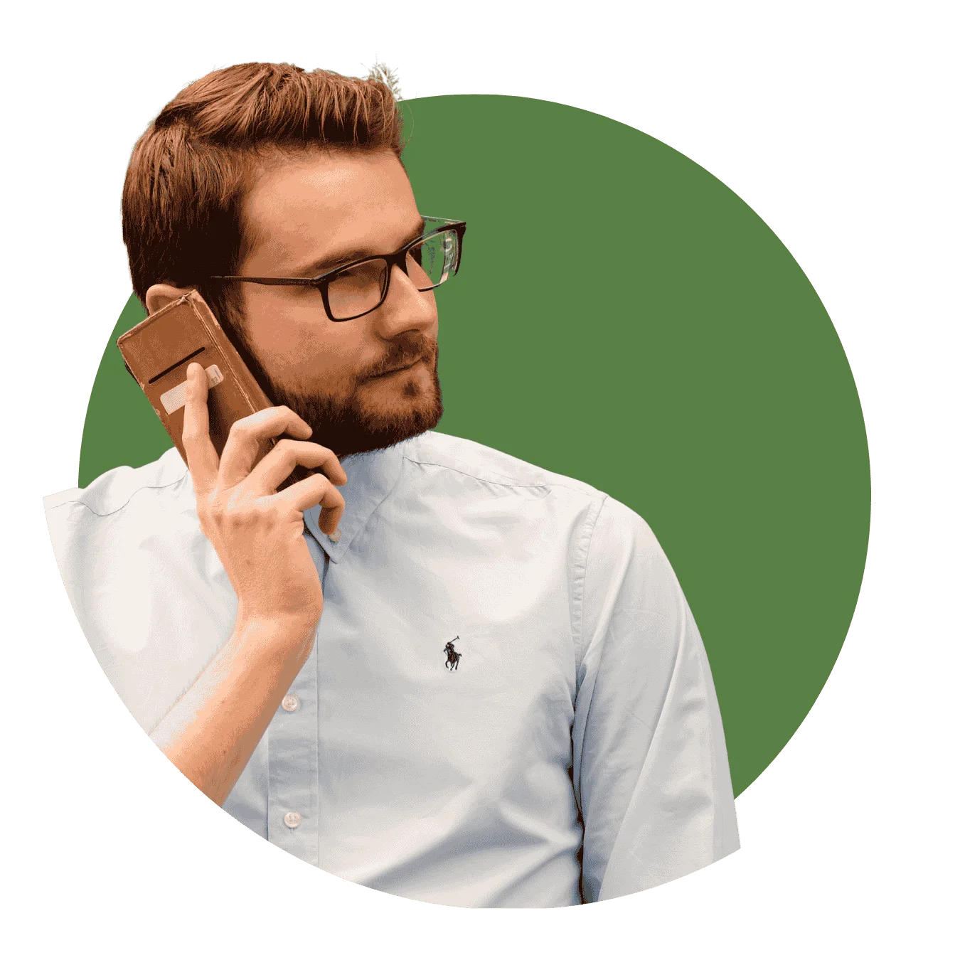 hombre usando el servicio bestdid de bestvoiper