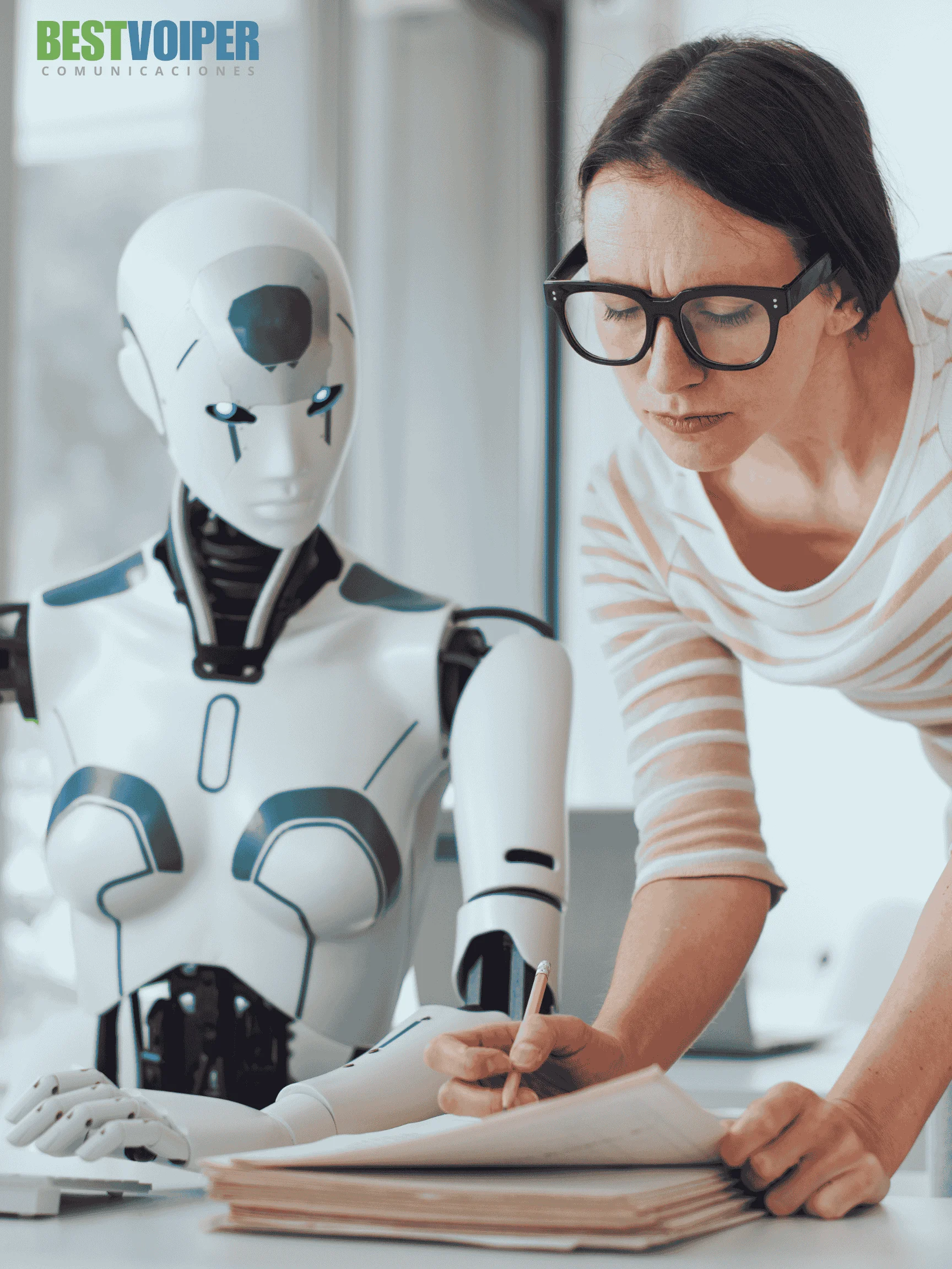 Mujer recibiendo retroalimentación por parte de la inteligencia artificial